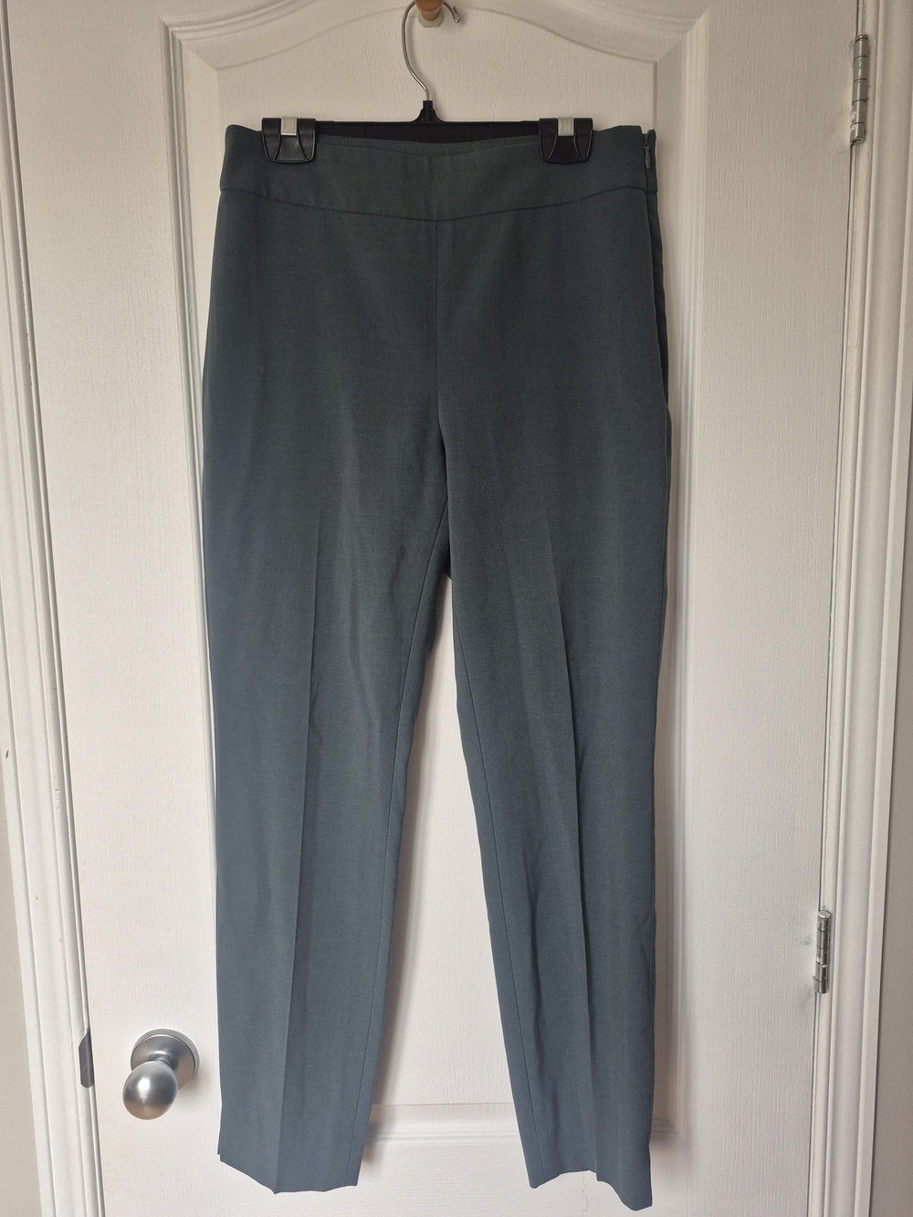 Tailored Women's Straight-Leg Pants in Green